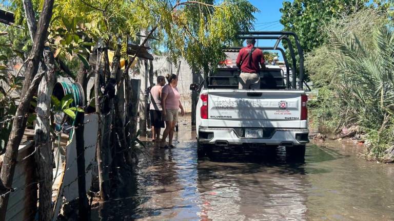Con las lluvias recientes, algunas comunidades en Ahome se han inundado.