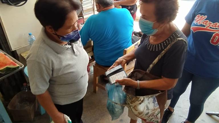 En Mazatlán, locatarios del mercado de la Juárez piden prórroga para solicitar certificado de vacunación