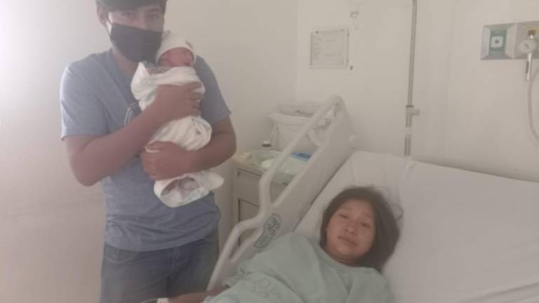 En el Hospital General de Escuinapa, reciben a bebé en plena Navidad