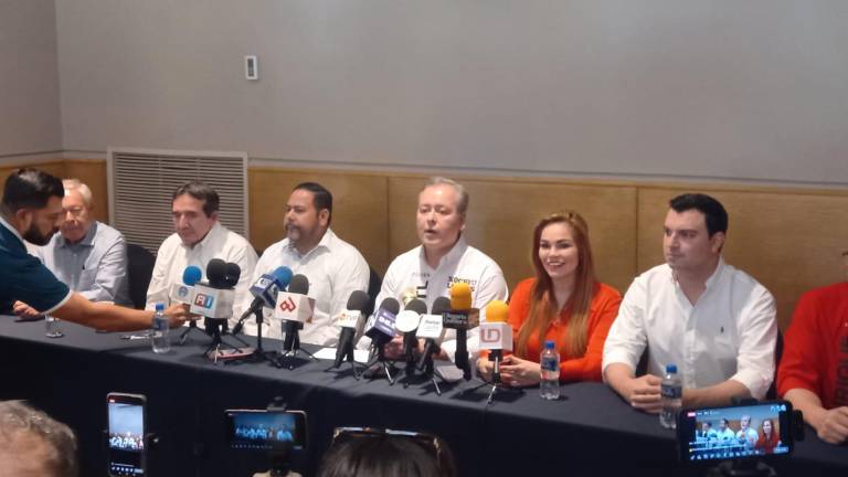 Conferencia de prensa de los dirigentes de partidos en Sinaloa que integran la coalición Fuerza y Corazón por México.
