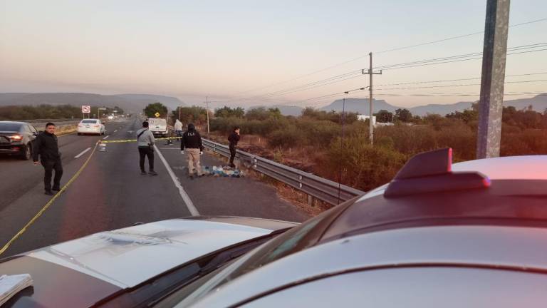 Zona de la carretera al sur de Culiacán donde fue encontrada una mujer asesinada.