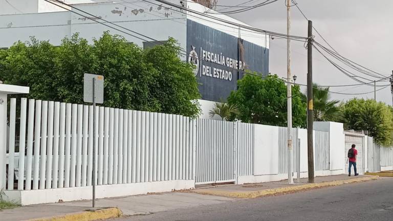 Las autoridades de Durango trasladaron el cuerpo del asesinado a las instalaciones de la FGE en Culiacán.