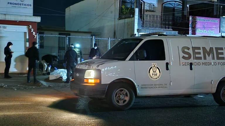 Un hombre perdió la vida y tres menores resultaron heridos tras un ataque armado este domingo en Culiacán.