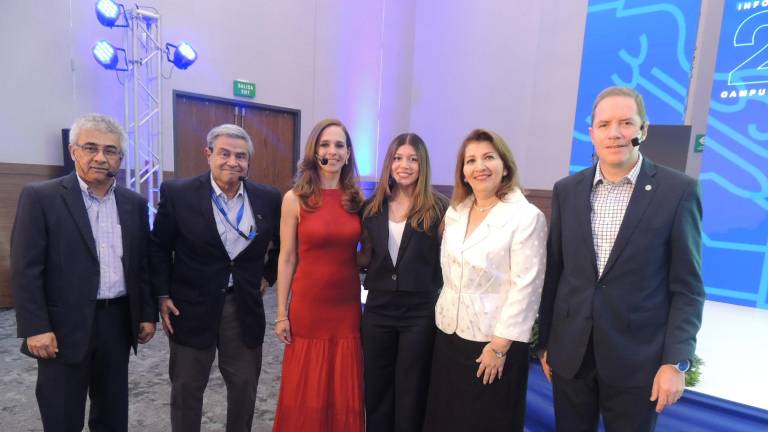 Alberto Guerra, Jorge Gutiérrez, Sheyla Oroz, Paulina Sato, Patricia Aldana y Richard David Huett.