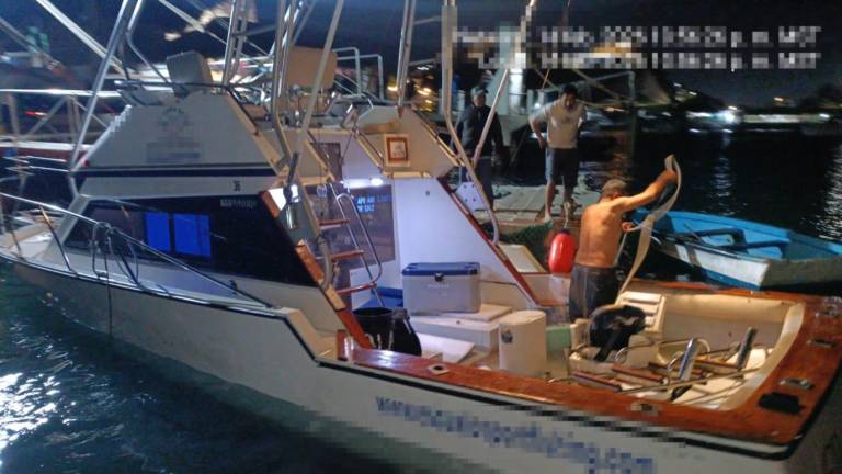 La Secretaría de Marina auxilió a un yate frente a Olas Altas, en Mazatlán, que presentaba una vía de agua en el cuarto de máquinas.