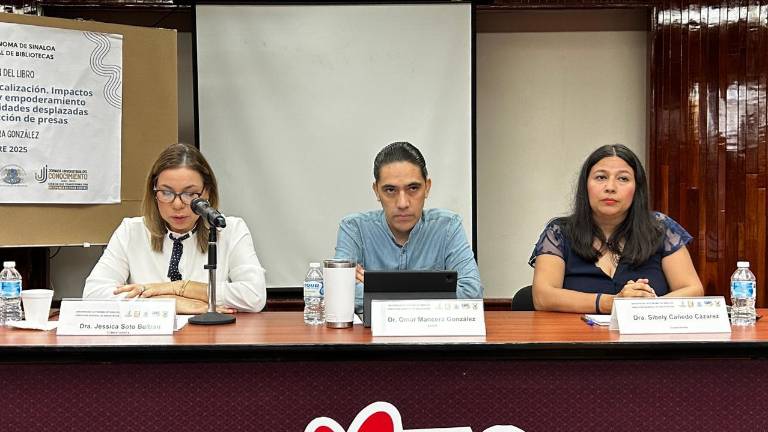 Omar Mancera presentó su libro Etnografía de la relocalización: Impactos socioambientales y empoderamiento pacifista en comunidades desplazadas por la construcción de presas.