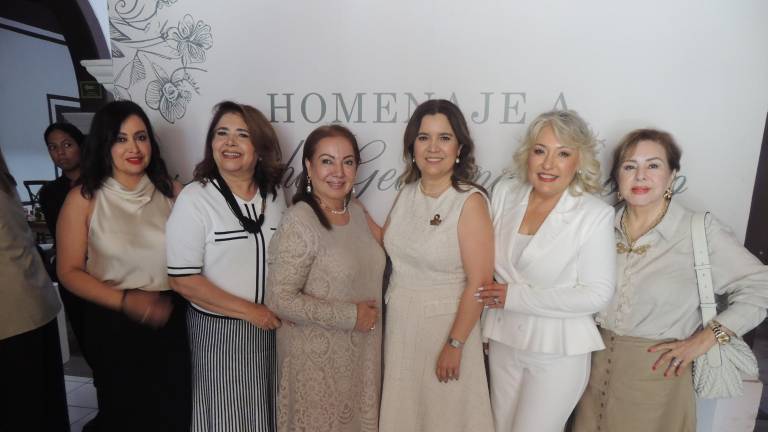 Rinde AMMJE homenaje a la empresaria y socia fundadora Martha Georgina Orozco