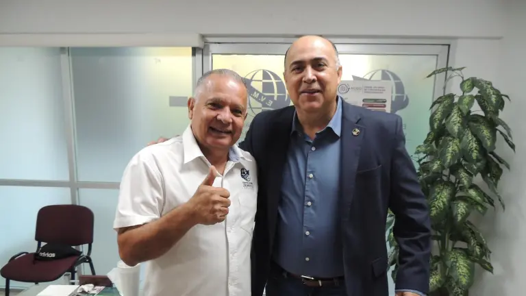 Realiza Ejecutivos de Ventas y Mercadotecnia su última sesión del año, con motivante charla con Gnozin Navarro