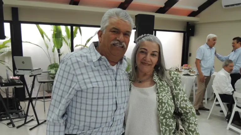 Disfrutan mamás rotarianas de su tradicional Día de las Madres