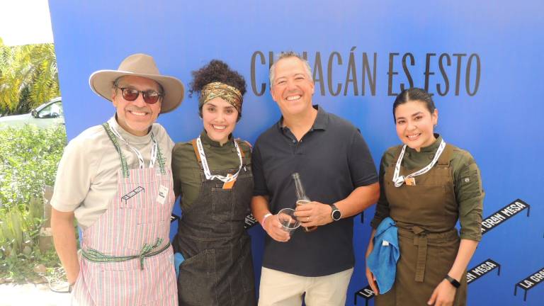 Luis Osuna, Eli Félix, Héctor Peniche y Liz Flores.