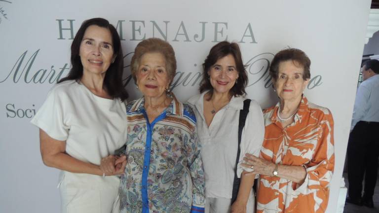 Rinde AMMJE homenaje a la empresaria y socia fundadora Martha Georgina Orozco