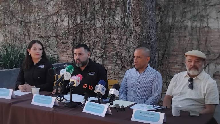 Suma Sociedad Unida y el ISIC firman convenio para llevar el arte a las escuelas de Culiacán.