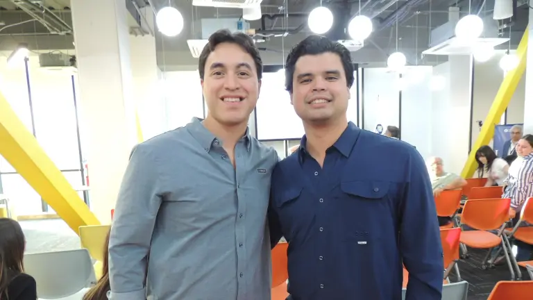 Señala Adrián Espinoza que la Inteligencia Artificial viene a sumar, no a reemplazar