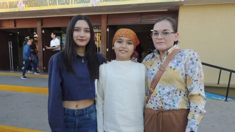 Cantan sinaloenses ‘Las Mañanitas’ a la Virgen de Guadalupe en su día