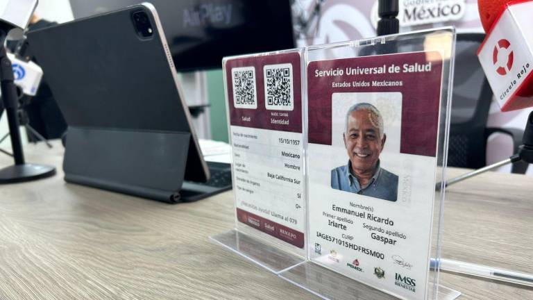 La credencial permitirá contar con un historial clínico único, funcionará como identificación oficial y forma parte del proceso nacional para garantizar el acceso universal a los servicios de salud.