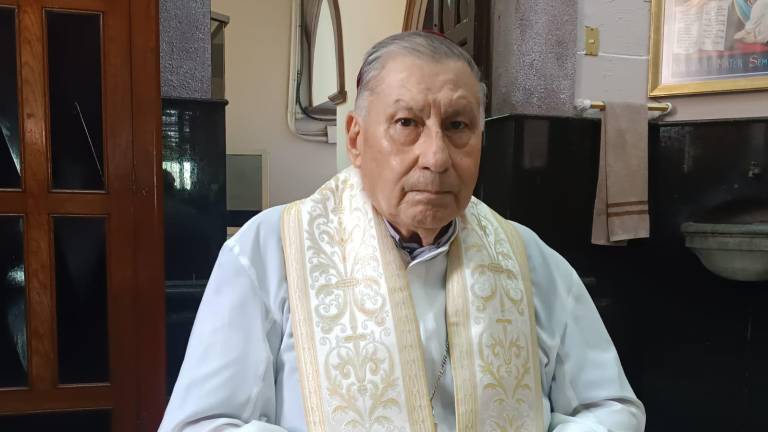 Tras presentar su renuncia al cumplir 75 años, Monseñor Mario Espinosa Contreras anticipa que permanecerá al frente de la Diócesis de Mazatlán hasta 2026.