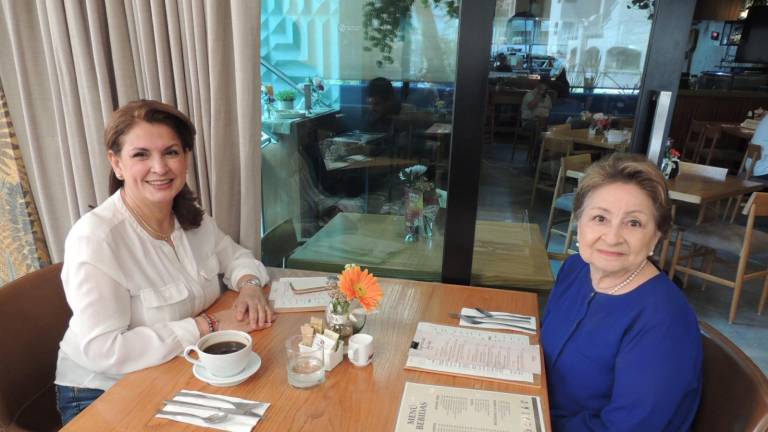Kenia Beltrán y Lourdes Galindo.