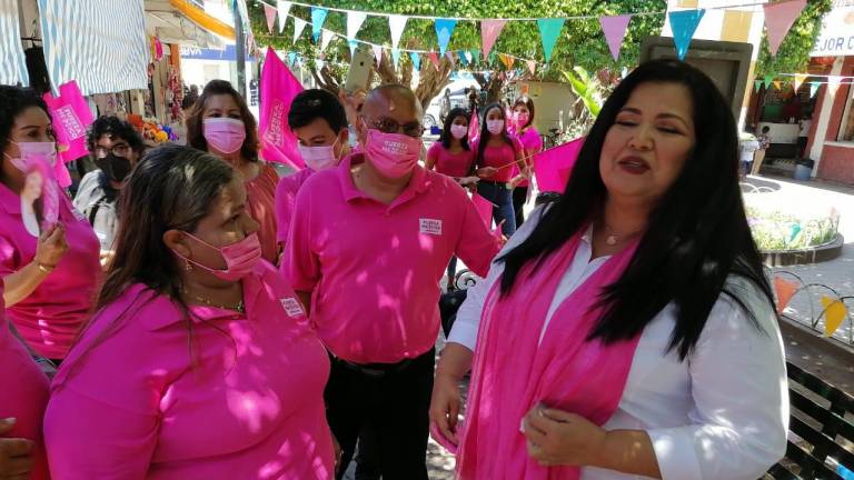 Rosa Elena Millán promete buscar un proyecto que impulse el empleo en el sur de Sinaloa