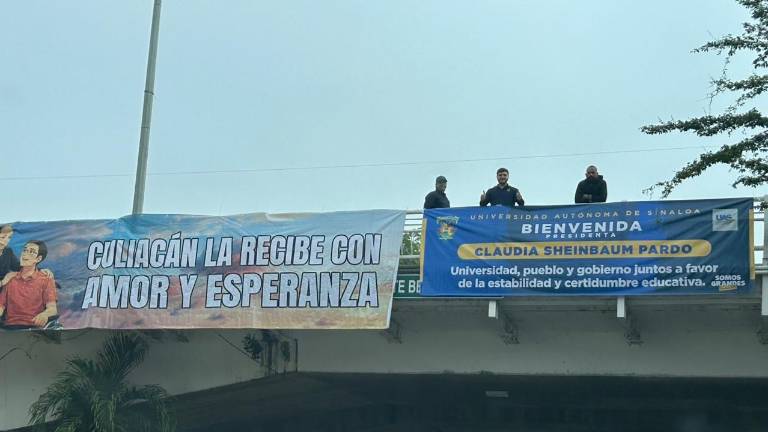 Las mantas fueron instaladas a lo largo del Malecón Nuevo.