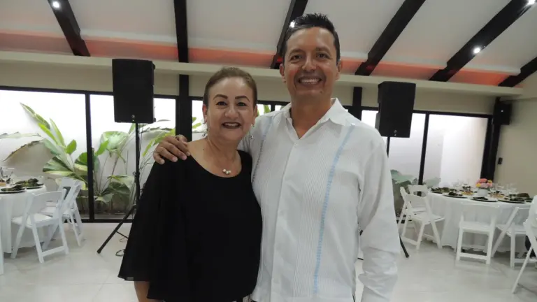 Disfrutan mamás rotarianas de su tradicional Día de las Madres