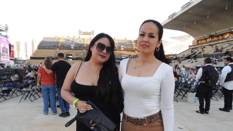 Bailan y cantan al ritmo de la Banda MS