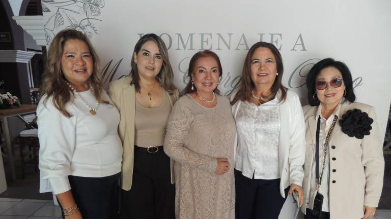 Rinde AMMJE homenaje a la empresaria y socia fundadora Martha Georgina Orozco