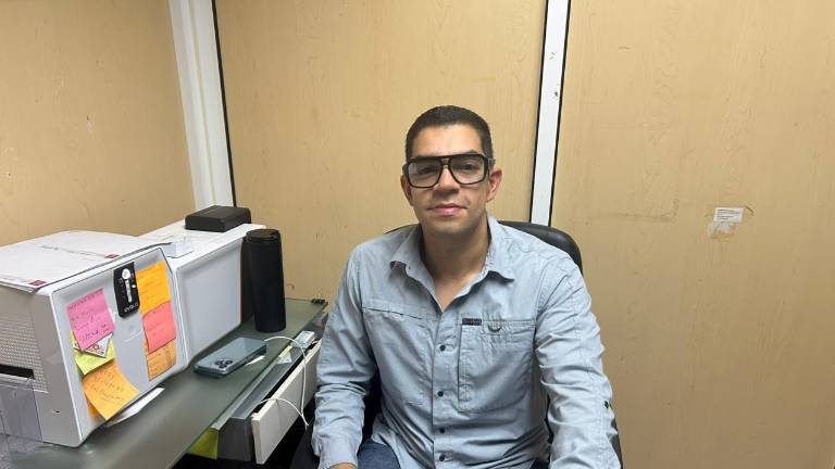 El costo de la licencia permanente, tanto para automovilistas como para motociclistas, es de 2 mil 323 pesos, indicó el encargado del área de licencias en Sinaloa.