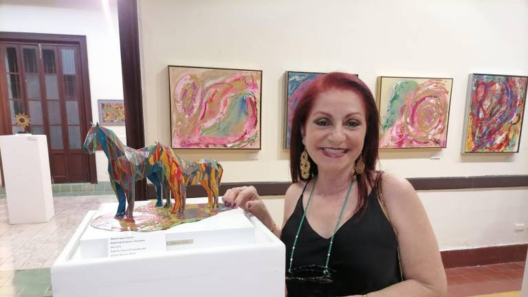 La artista plástica Gloria López Gavito invita al público en general a que acudan a ver la exhibición ‘Sueños Tangibles’, que se exhibe en Casa Haas.