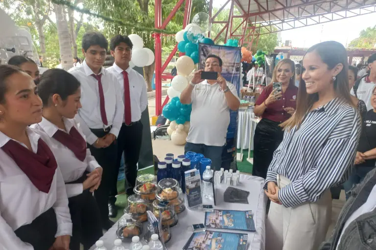 Cbtis 51 gradúa a 81 estudiantes en la VIII Feria Turística Hotelera