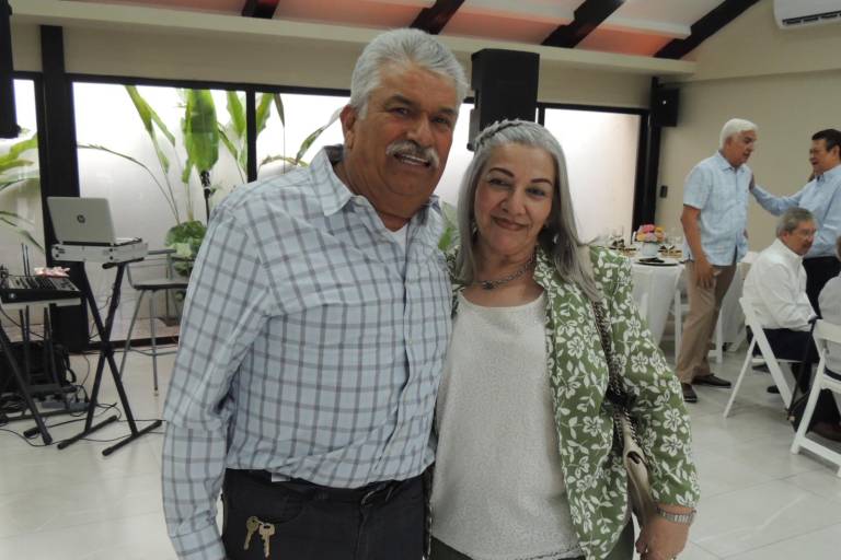 Disfrutan mamás rotarianas de su tradicional Día de las Madres