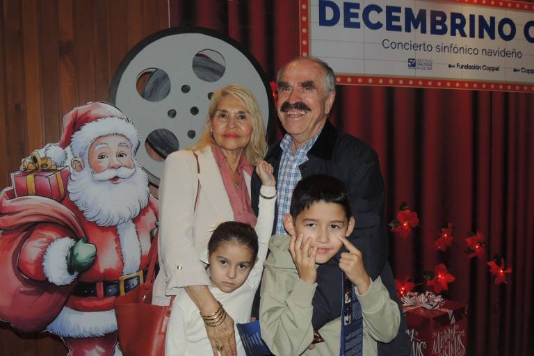 Dan sinaloenses la bienvenida a la Navidad, con el Concierto Decembrino Cinema
