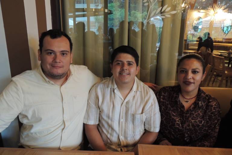 Comparten charlas desde la barra en ‘Tragos &amp; Esencia’, en Humaya Restaurante