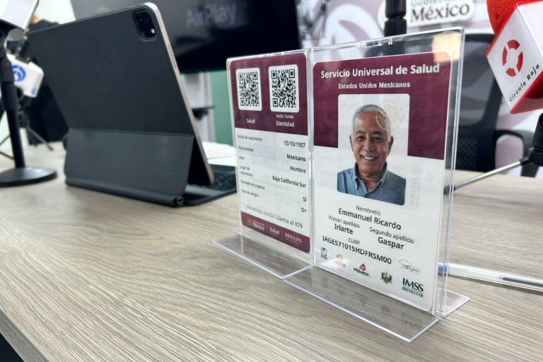 La credencial permitirá contar con un historial clínico único, funcionará como identificación oficial y forma parte del proceso nacional para garantizar el acceso universal a los servicios de salud.