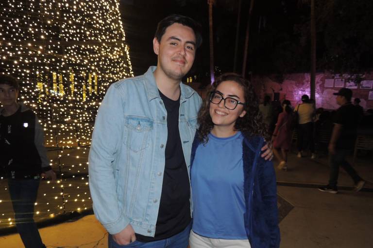 Disfrutan con danza de un recorrido por las tradiciones decembrinas de México