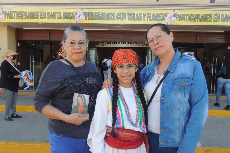 Cantan sinaloenses ‘Las Mañanitas’ a la Virgen de Guadalupe en su día
