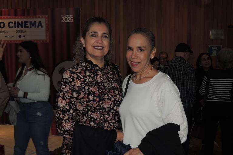 Dan sinaloenses la bienvenida a la Navidad, con el Concierto Decembrino Cinema