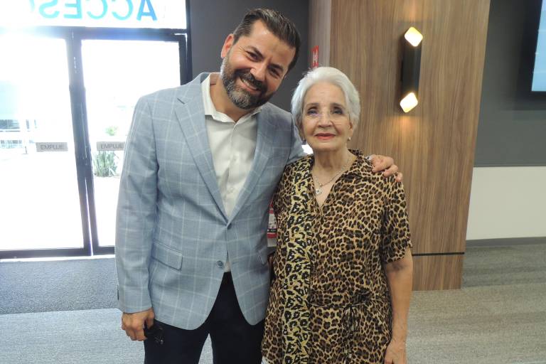 Encuentra el público respuestas en el libro de Gilberto Aispuro