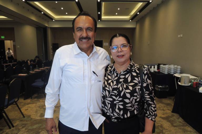 Comparte Efraín Romo Santos la historia de la oftalmología en Sinaloa