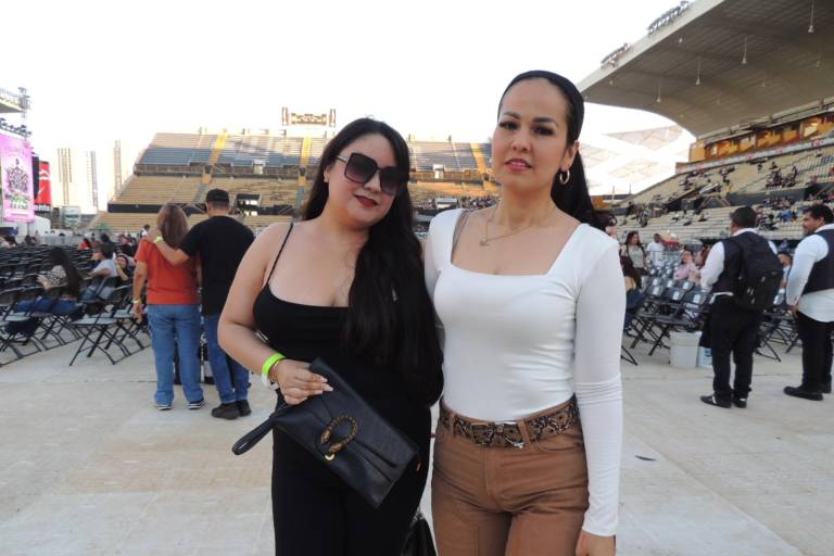 Bailan y cantan al ritmo de la Banda MS