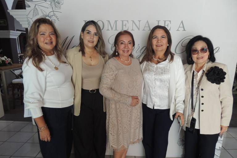 Rinde AMMJE homenaje a la empresaria y socia fundadora Martha Georgina Orozco