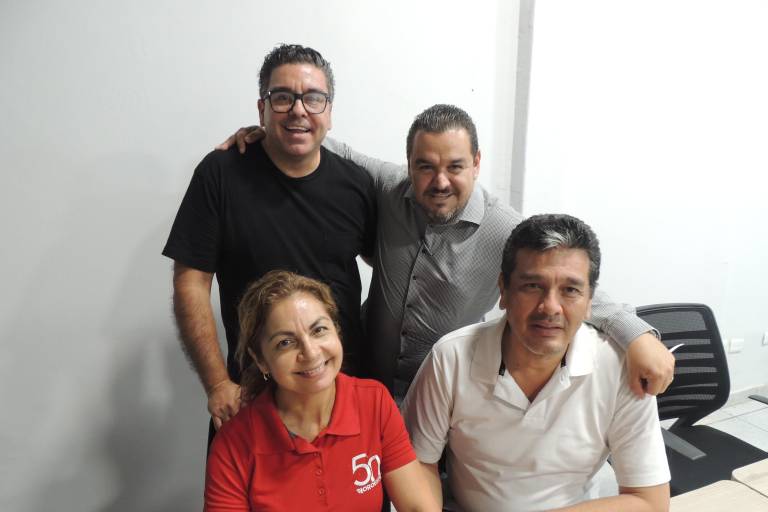 Celebra Noroeste a los cumpleañeros del mes