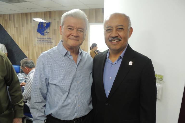 Comparte Paúl Chávez con empresarios, estrategias para reinventar su negocio