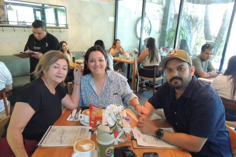 Celebran con un rico menú a las mamás en el Villa Unión
