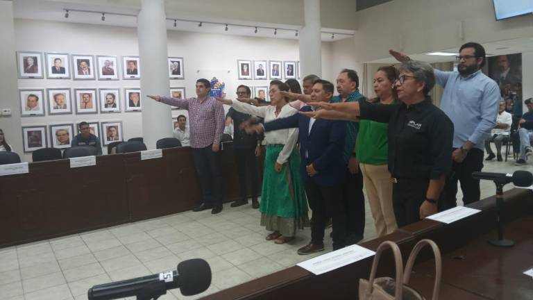 Los integrantes del Comité de Ordenamiento Metropolitano rindieron protesta.
