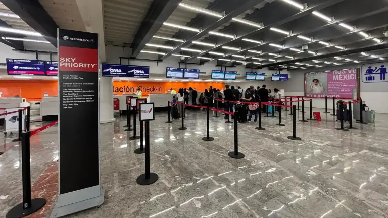 Los aeropuertos de Culiacán y Mazatlán iniciaron 2026 con una caída en el tráfico de pasajeros.