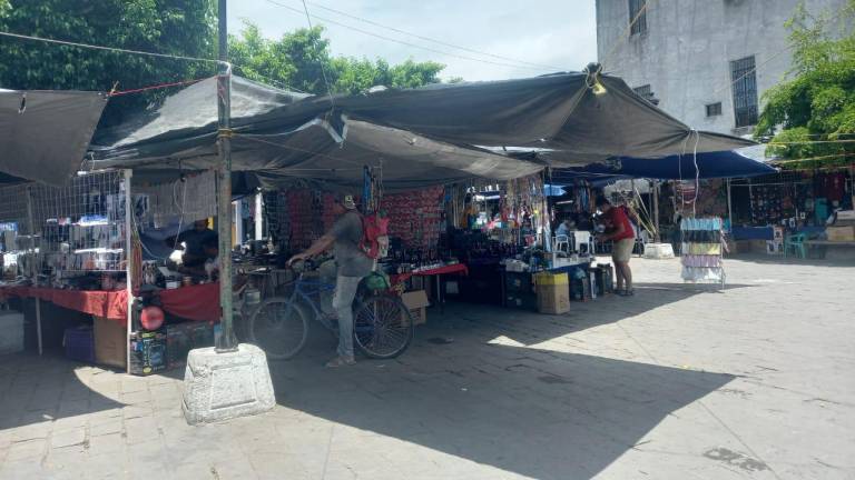 Comerciantes se mantendrán en la Plazuela Ramón Corona