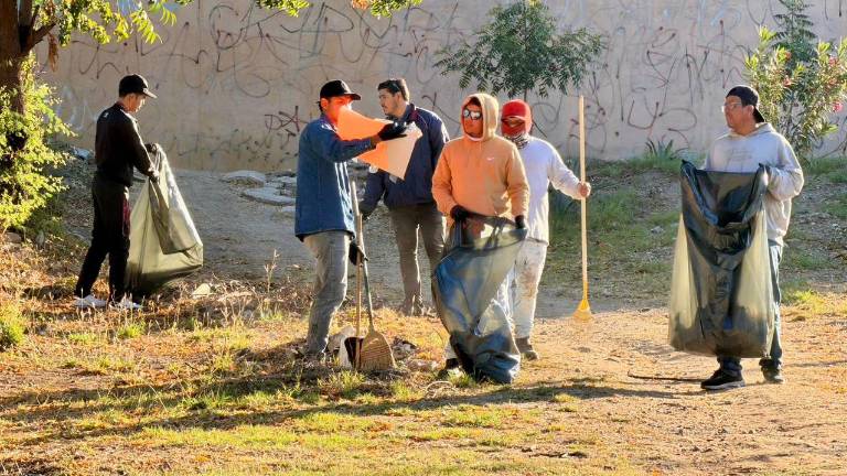 Trabajadores municipales realizaron limpieza, reparación de fugas y desazolve en Colinas del Real y Colinas del Real Plus.