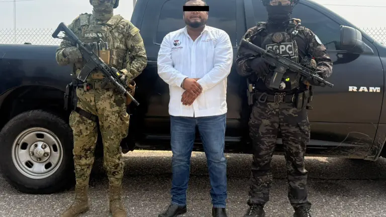 El Alcalde de Juchitán Oaxaca, Miguel Sánchez Altamirano, fue detenido por los delitos de extorsión.