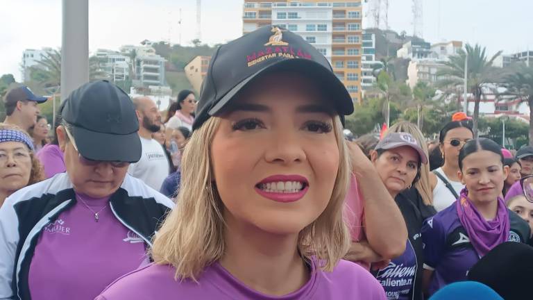 La Alcaldesa Estrella Palacios participó este domingo en la caminata “Tejiendo igualdad, sostenemos el cambio” en Mazatlán.