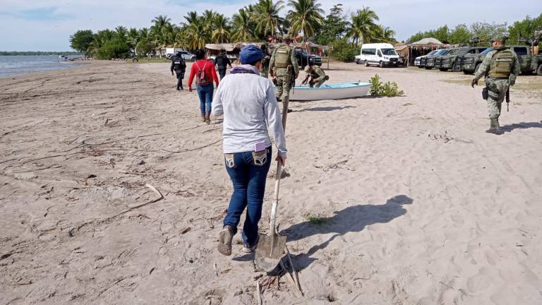 El colectivo estuvo acompañado por autoridades de la SEDENA y Marina.